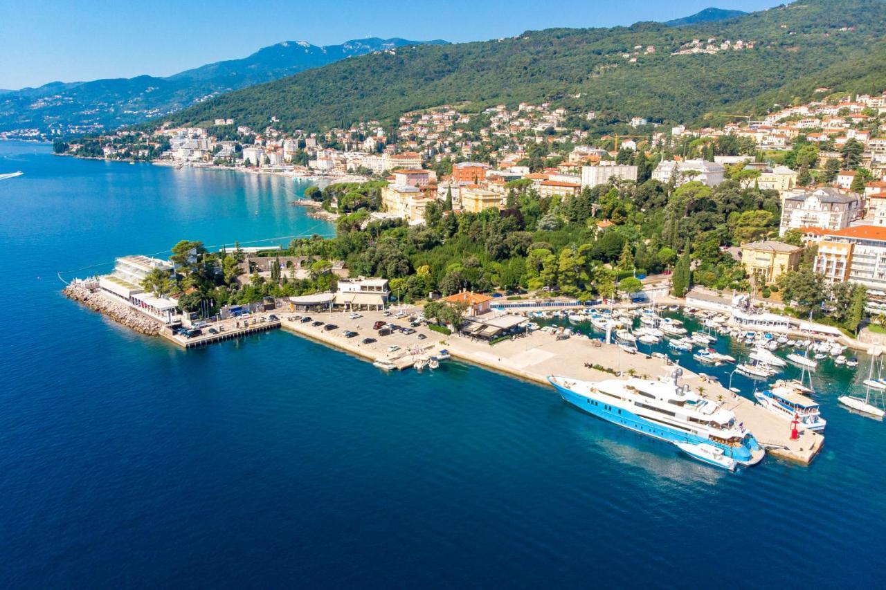 Carnaro Apartment Opatija Bagian luar foto